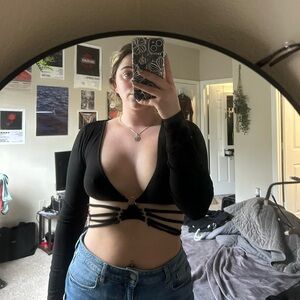 Black Long Sleeve Crop Top